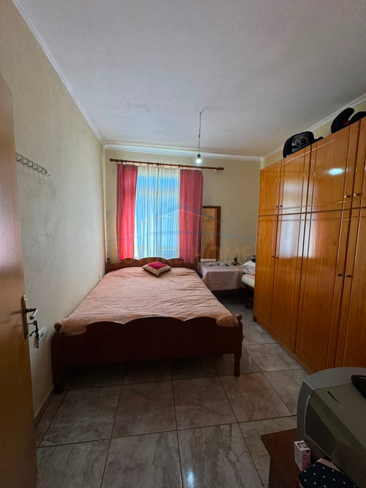 Shitet apartament 2+1, Tufine