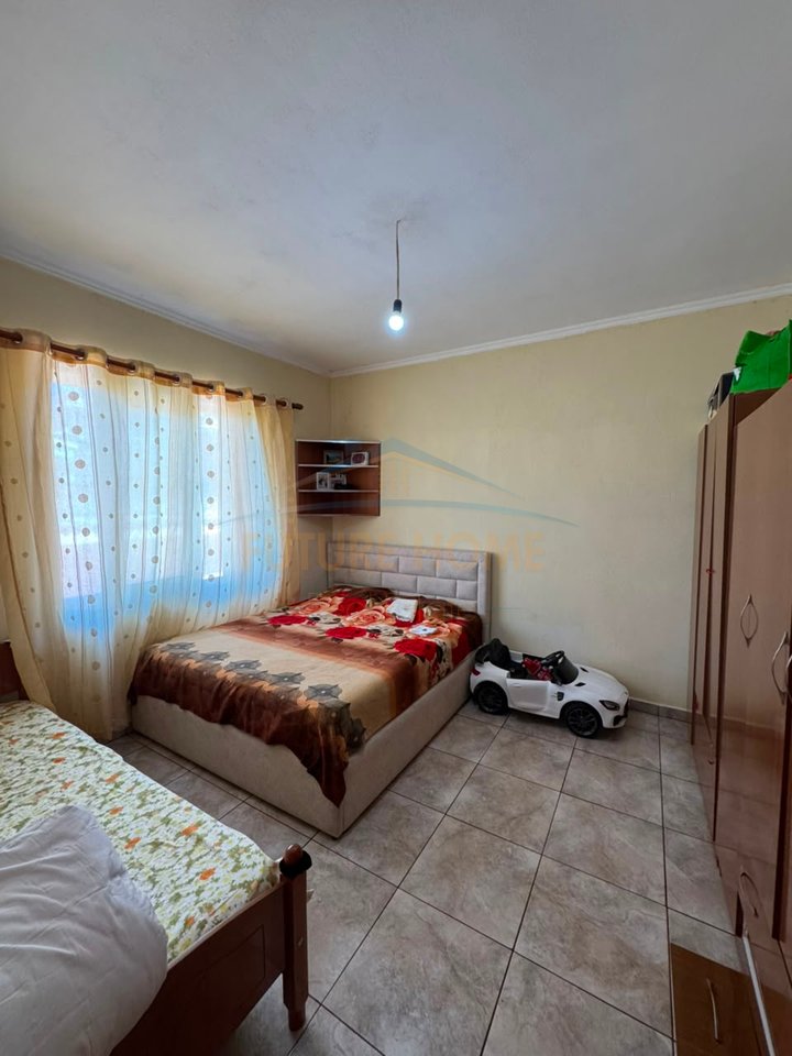 Shitet apartament 2+1, Tufine