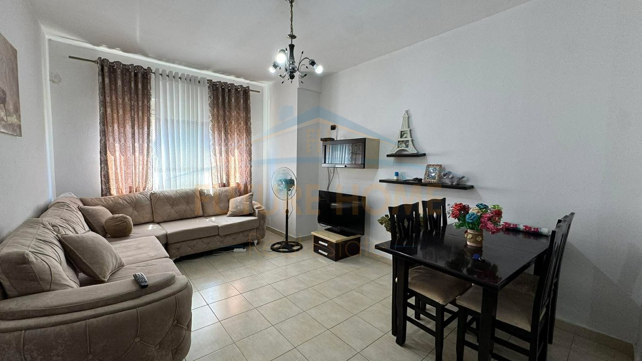 Shitet, Apartament 2+1, Unaza e Re