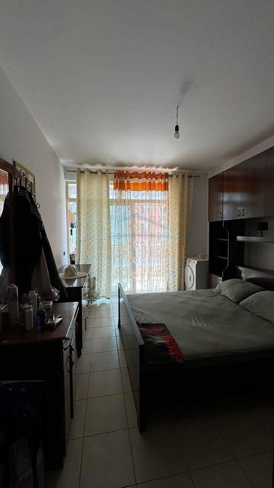 Shitet, Apartament 2+1, Unaza e Re
