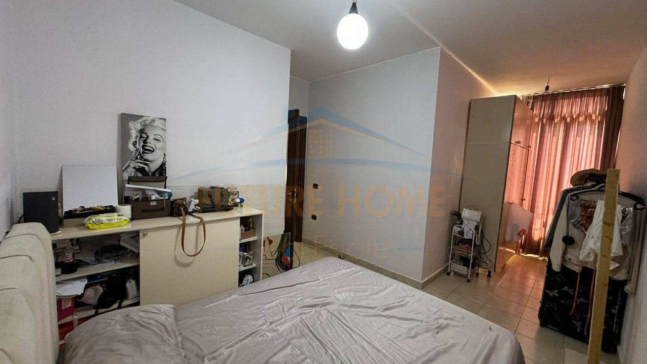 Shitet, Apartament 2+1, Unaza e Re