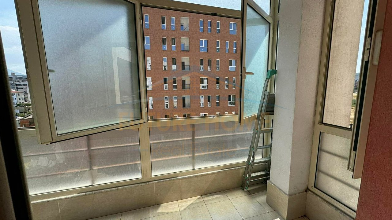Shitet, Apartament 2+1, Unaza e Re
