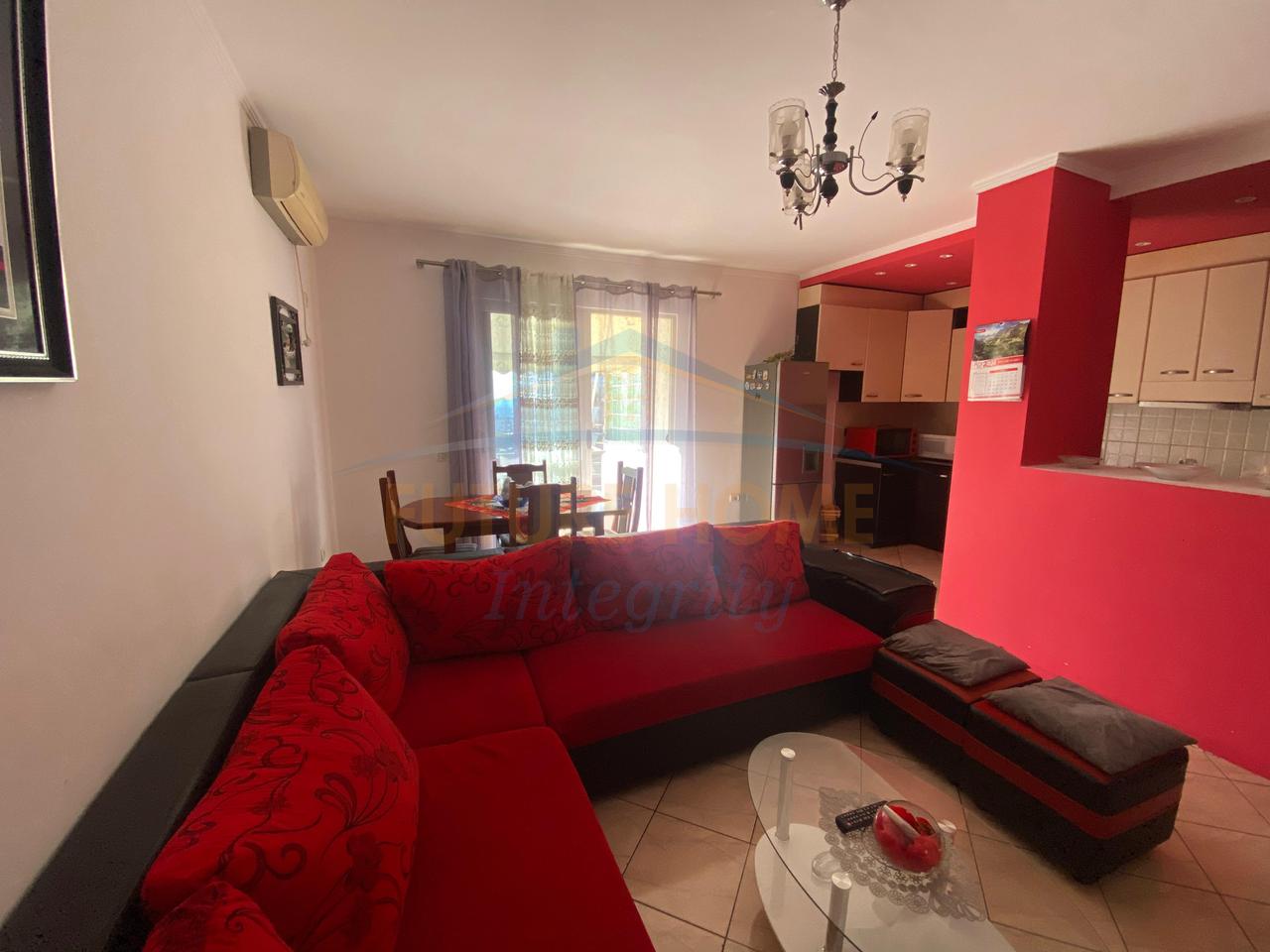 Qera, Apartament 2+1, Fresk, Tiranë.