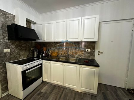 Qera, Apartament 1+1,Komuna e Parisit !