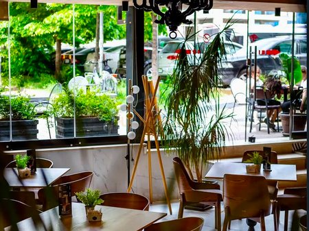 Rent, Bar Restaurant Gjergj Fishta Boulevard, Tirana