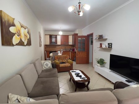 Shitet, Apartament 2+1, Fresk.