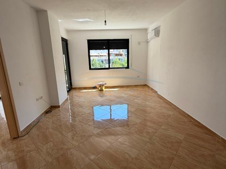 Affitto, Appartamento 2+1, Unaza e Re