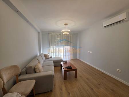 Qera,Apartament 2+1,Komuna e Parisit