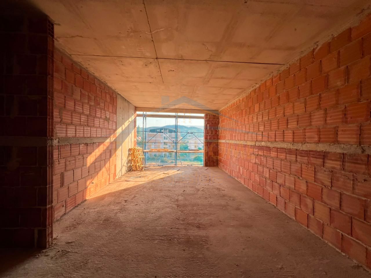 Shitet, Apartament 1+1, Sauk " Grow Green ", Tiranë.