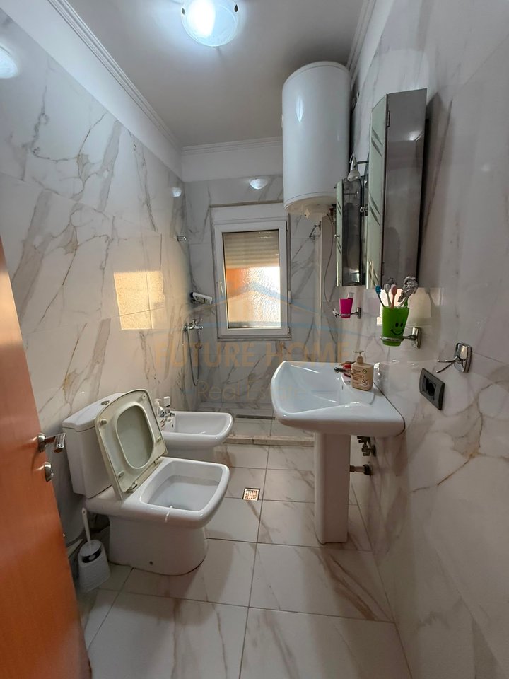 Shitet, Apartament 3+1, Unaza e Re