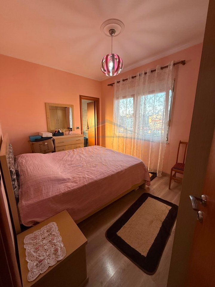Shitet, Apartament 3+1, Unaza e Re