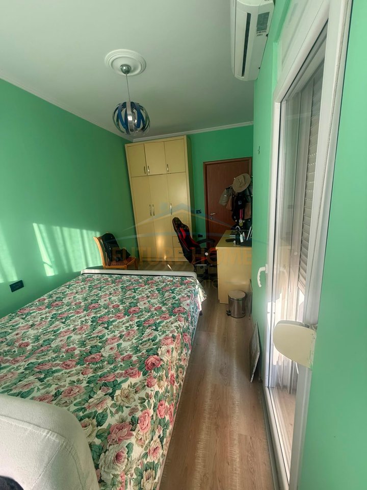 Shitet, Apartament 3+1, Unaza e Re