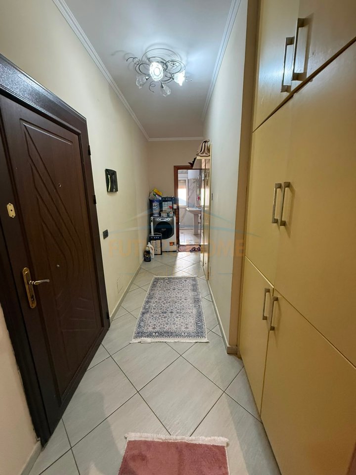 Shitet, Apartament 3+1, Unaza e Re