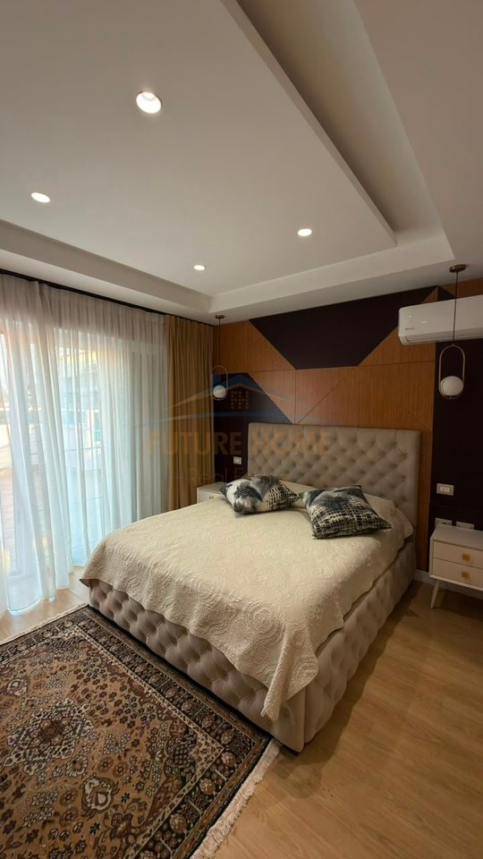 Qera, Apartament 2+1+2 + Post Parkimi , Fresk , Tiranë.