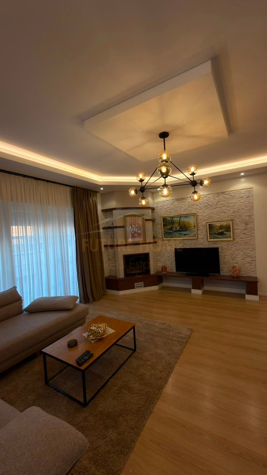 Qera, Apartament 2+1+2 + Post Parkimi , Fresk , Tiranë.