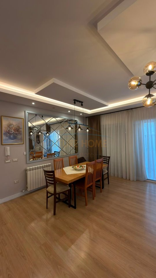 Qera, Apartament 2+1+2 + Post Parkimi , Fresk , Tiranë.