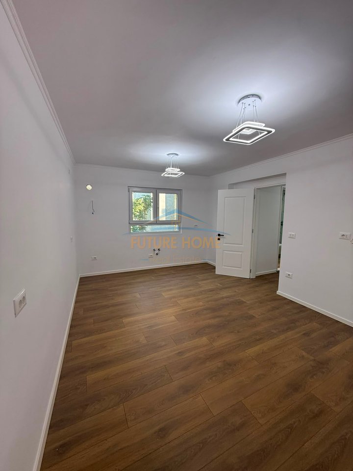 Shitet, Apartament 1+1, Xhamlliku, Tirane.
