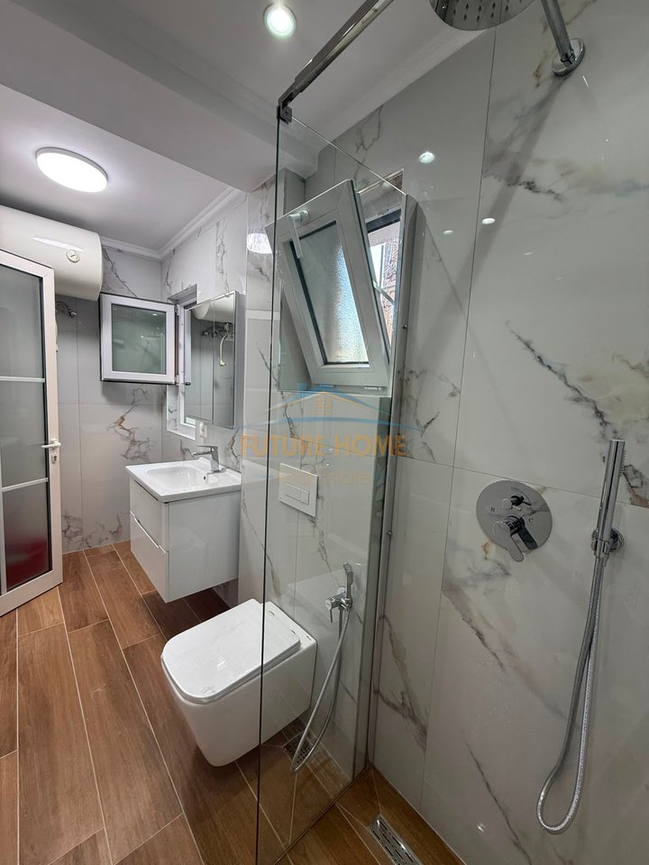 Shitet, Apartament 1+1, Xhamlliku, Tirane.