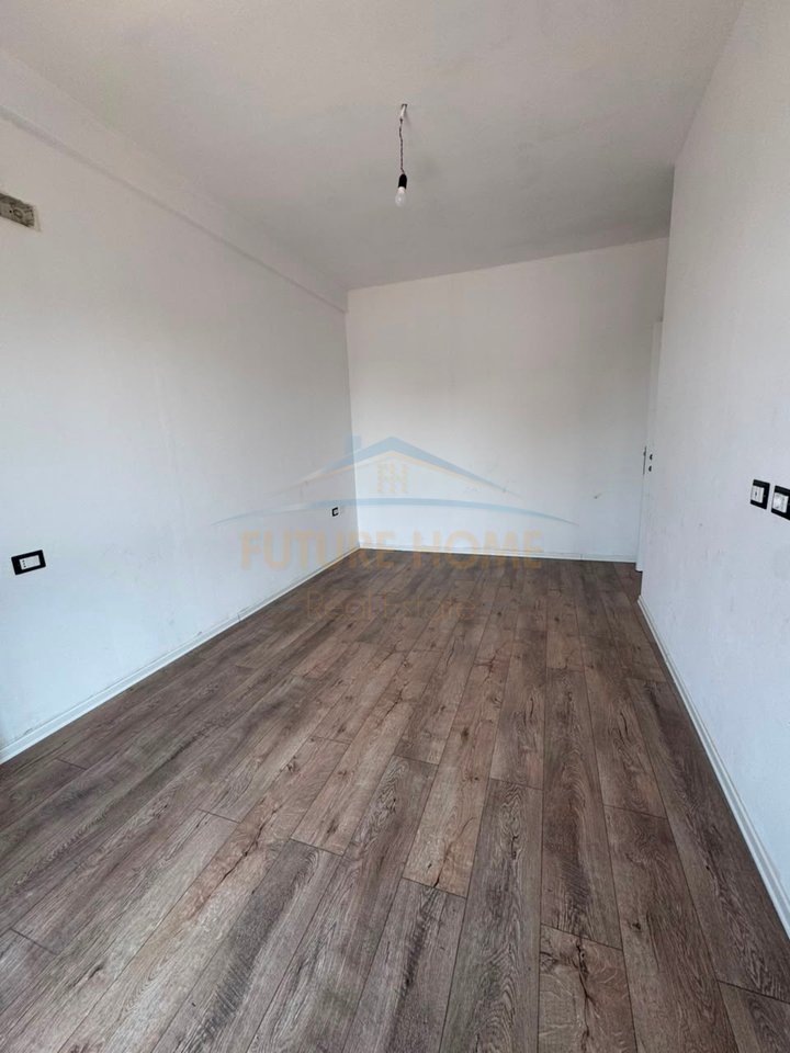 Shitet, Apartament 3+1+2, Kompleksi Ndregjoni, Rruga Jordan Misja