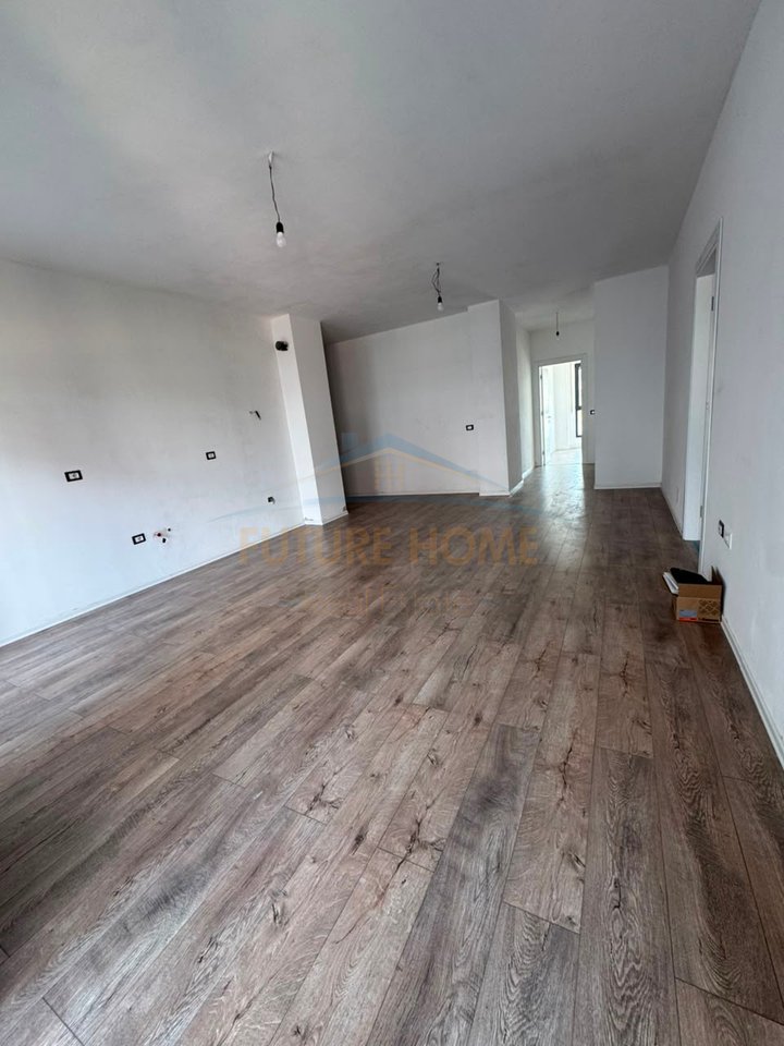 Shitet, Apartament 3+1+2, Kompleksi Ndregjoni, Rruga Jordan Misja