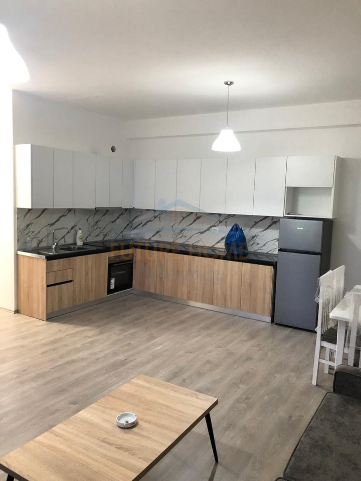 Affitto, Appartamento 2+1+2, Complesso Mangalem, Tirana.