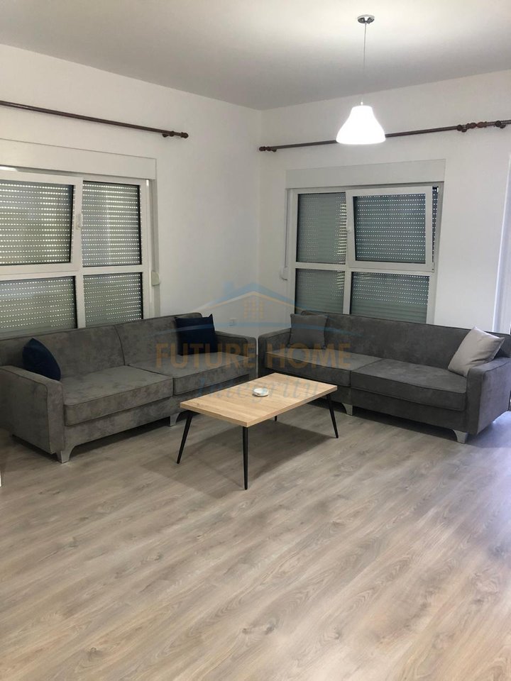 Affitto, Appartamento 2+1+2, Complesso Mangalem, Tirana.