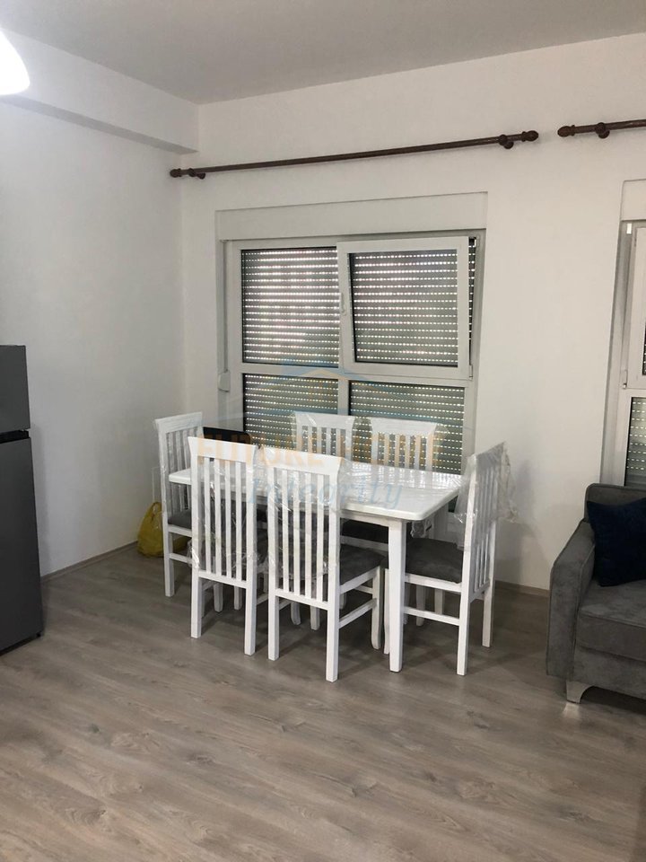 Affitto, Appartamento 2+1+2, Complesso Mangalem, Tirana.
