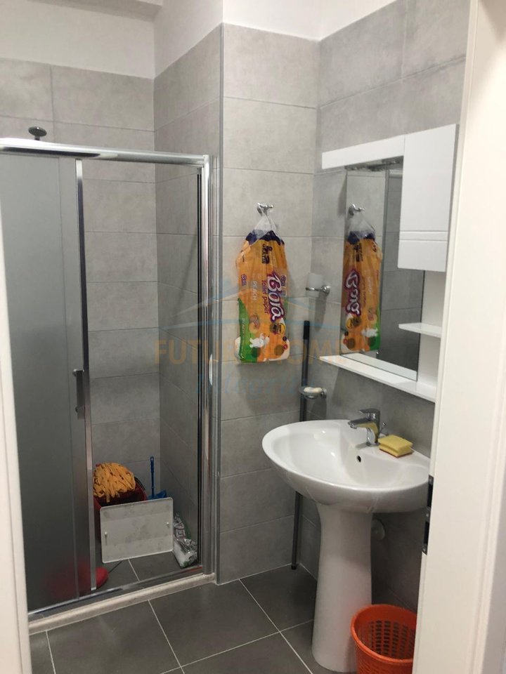 Affitto, Appartamento 2+1+2, Complesso Mangalem, Tirana.