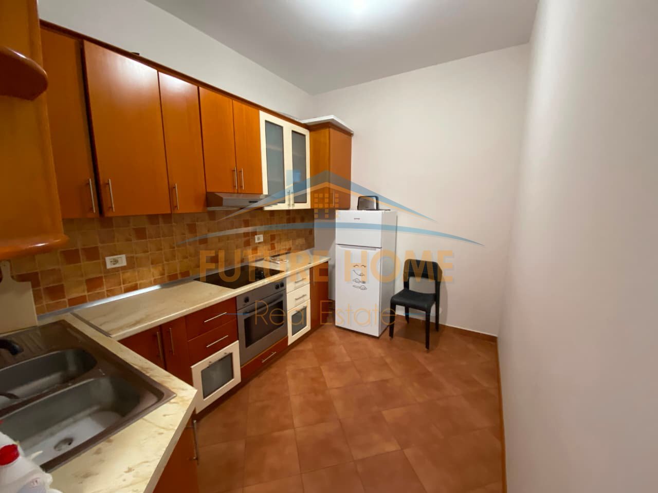 Affitto, Appartamento 2+1, Comune di Parigi, Tirana.