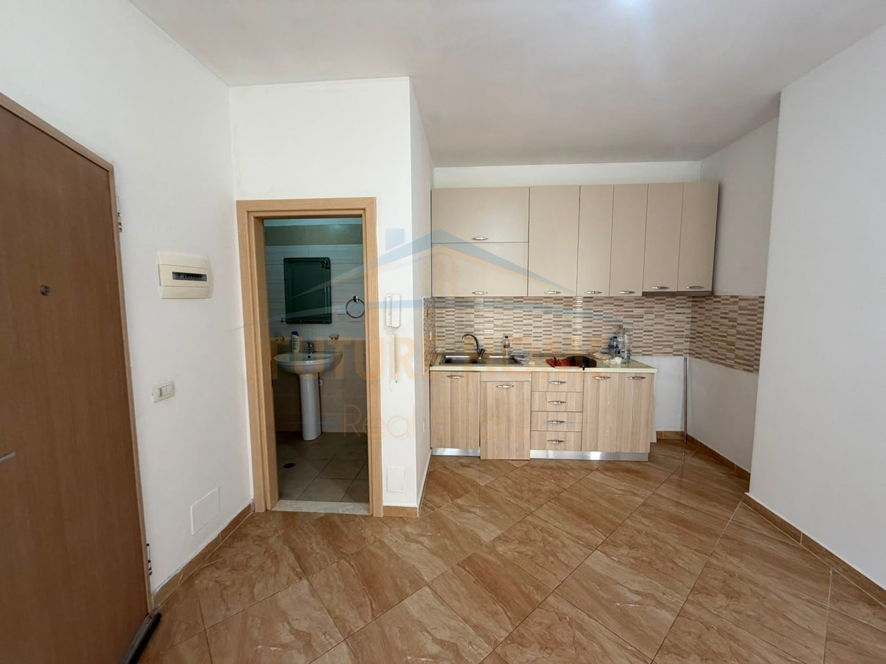 Affitto, Appartamento 2+1, Unaza e Re