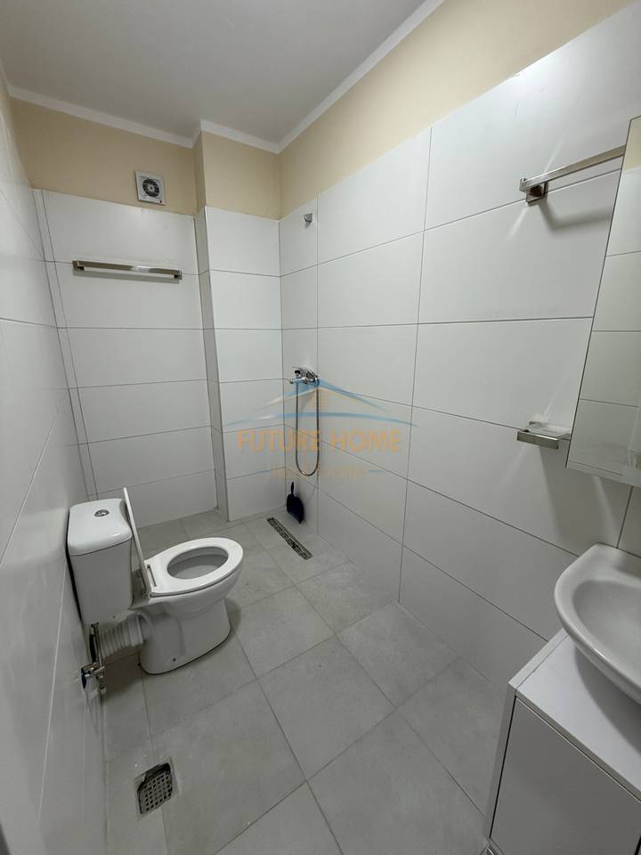 Qera, Apartament 2+1+2 +Depo + Post Parkimi, Kombinat, Tiranë.