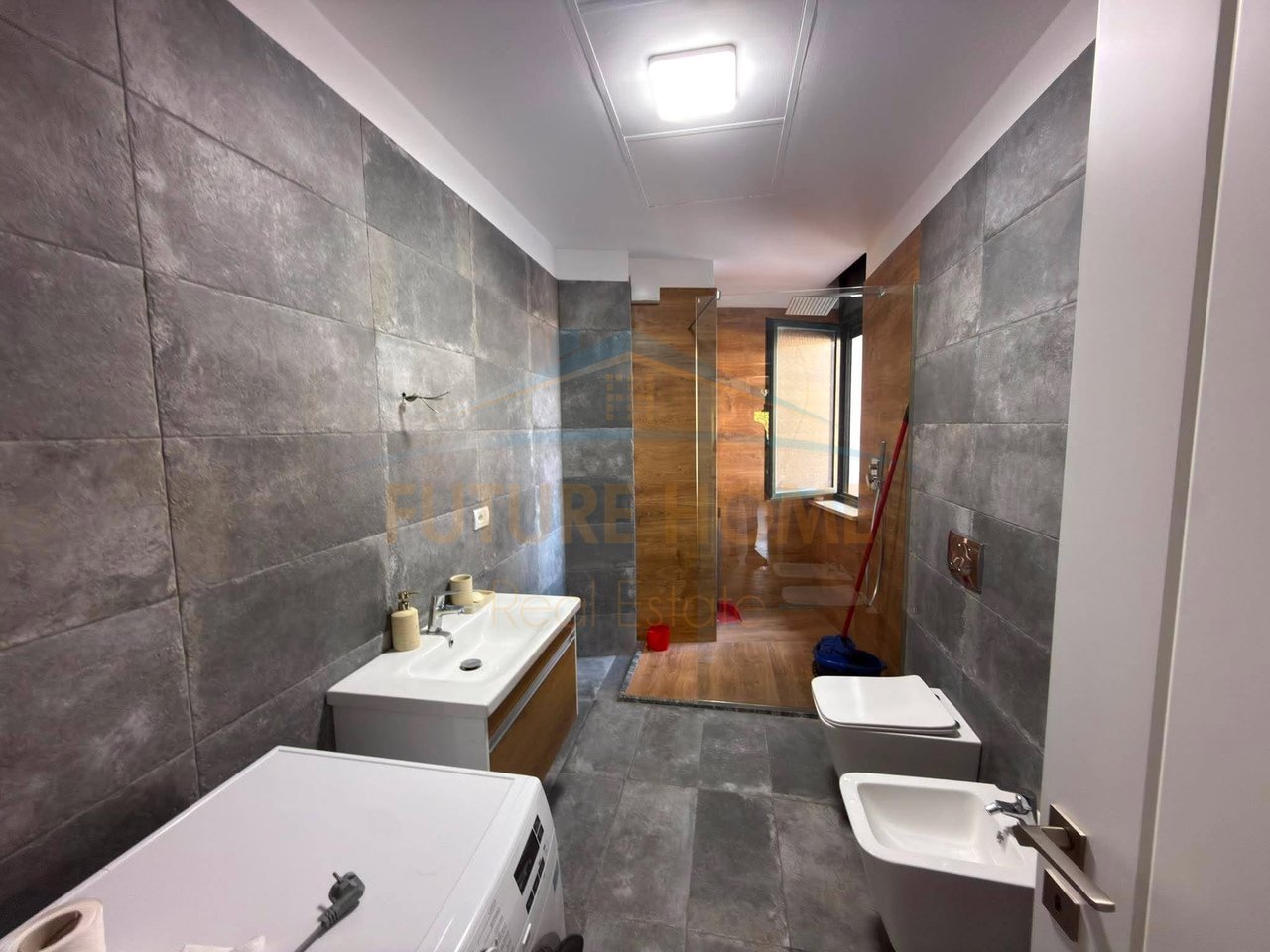Qera, Apartament 2+1, Liqeni