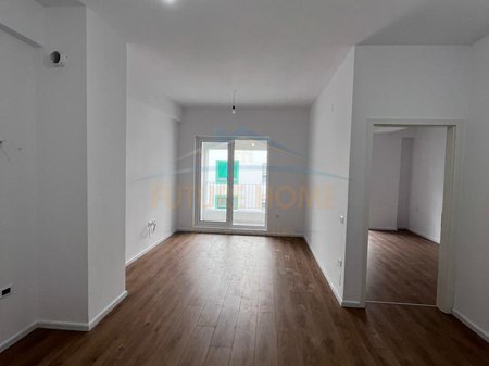 Shitet, Apartament 1+1, Tiranë,Alidemi
