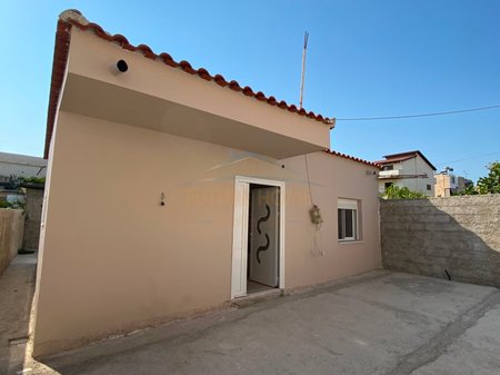 Shitet, Ndërtesë + Truall, Tranballkanike, Vlore