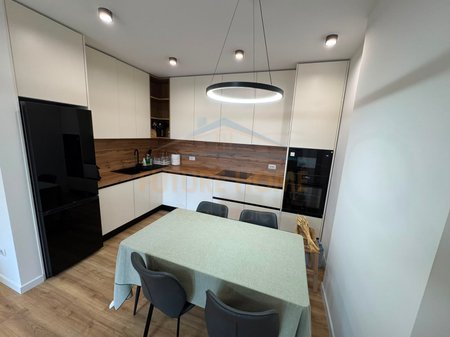 Qira, Apartament 1+1, Shkolla e Kuqe, Tiranë.