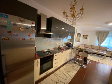 Qera, Apartament 2+1+2, Kamez