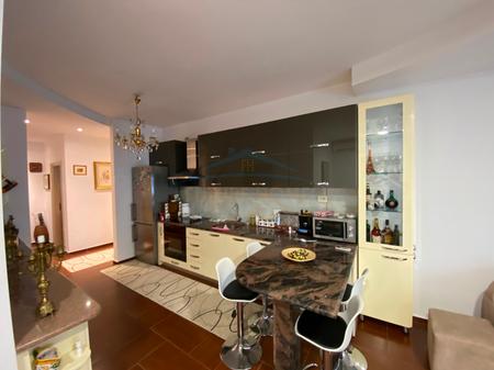 Qera, Apartament 2+1+2, Kamez