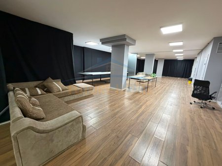 Qira, Ambient Biznesi, Zogu i Zi, Tiranë