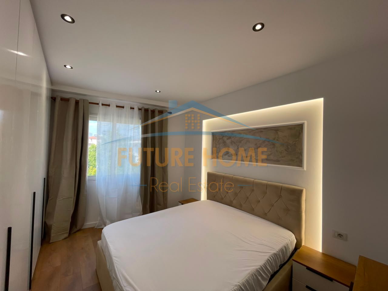 Shitet, Apartament 1+1, 21 Dhjetori, Tiranë