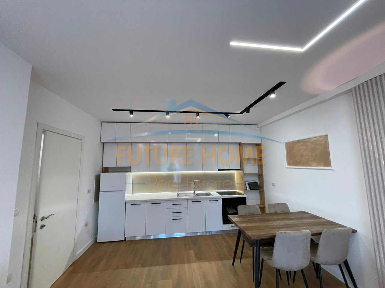 Shitet, Apartament 1+1, 21 Dhjetori, Tiranë