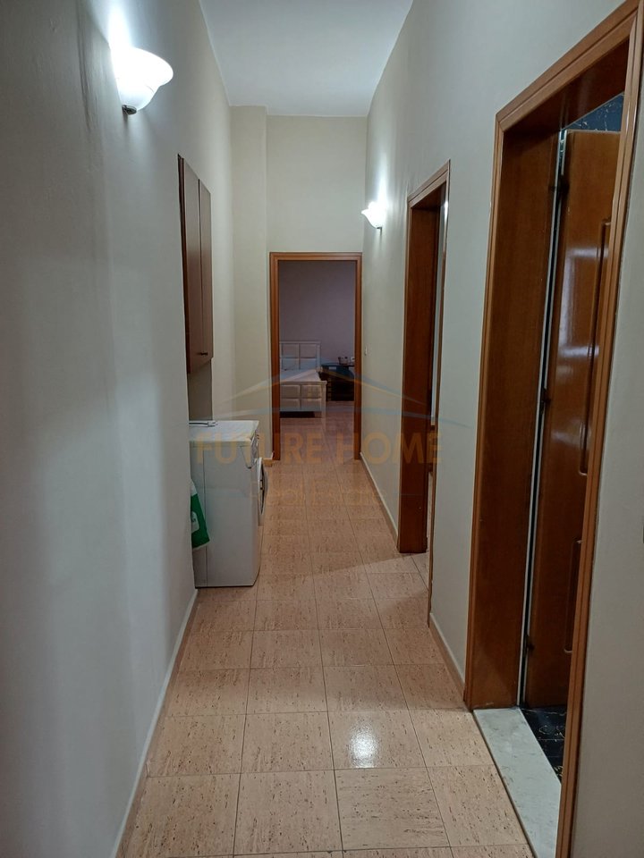 Shitet, Apartament 2+1, Sheshi Wilson, Tiranë