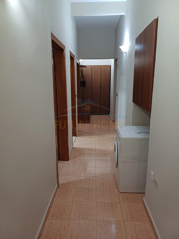Shitet, Apartament 2+1, Sheshi Wilson, Tiranë