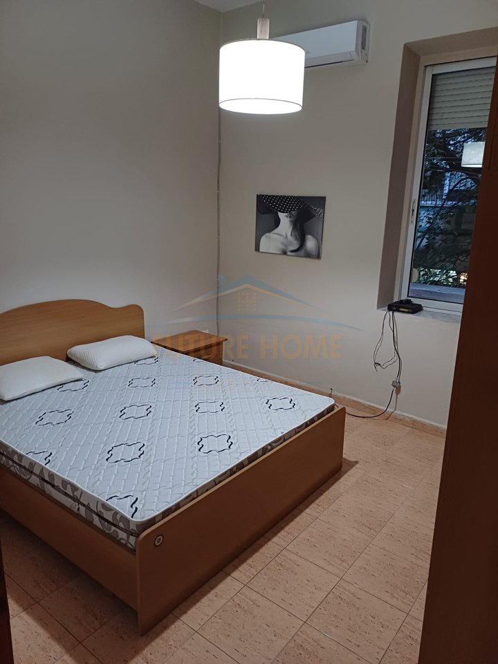 Shitet, Apartament 2+1, Sheshi Wilson, Tiranë