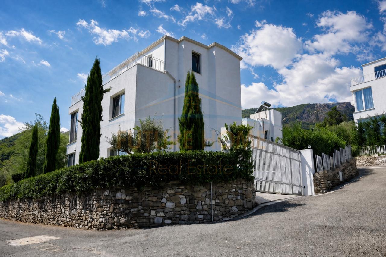 For sale, 3-story villa, Bërzhitë.
