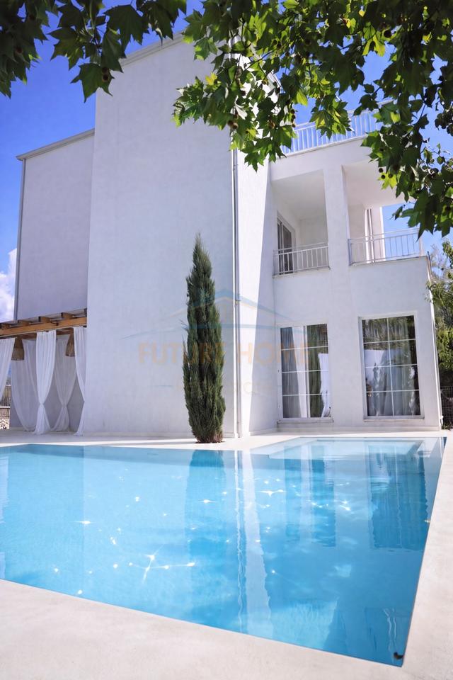For sale, 3-story villa, Bërzhitë.
