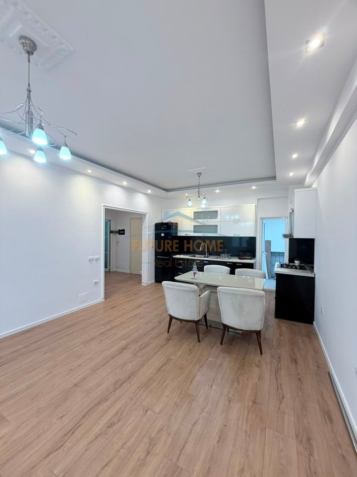 Shitet, Apartament 2+1, Kopshti Zoologjik, Tiranë.