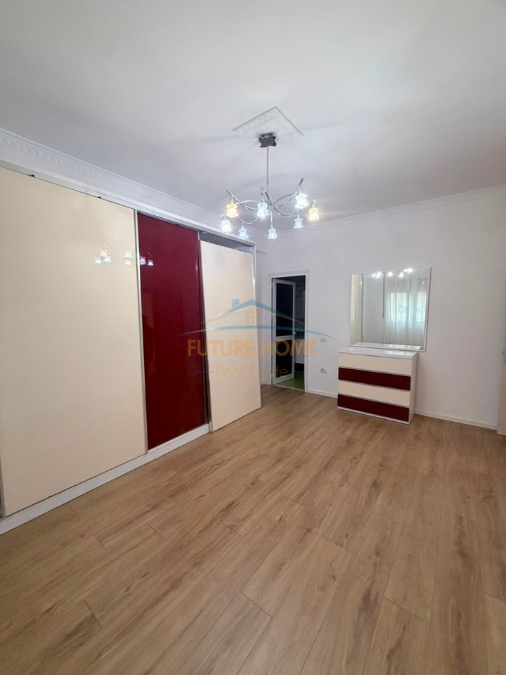 Shitet, Apartament 2+1, Kopshti Zoologjik, Tiranë.
