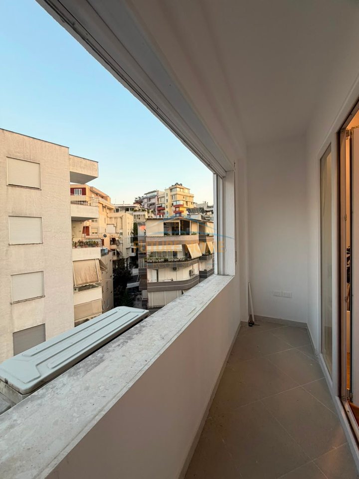 Shitet, Apartament 2+1, Kopshti Zoologjik, Tiranë.