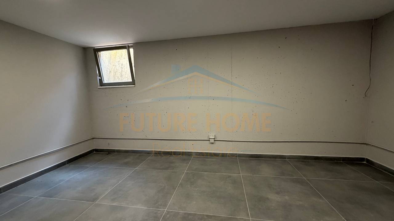Rent, 3-Storey Villa, "Green Valley" Complex, Dry Lake, Tirana