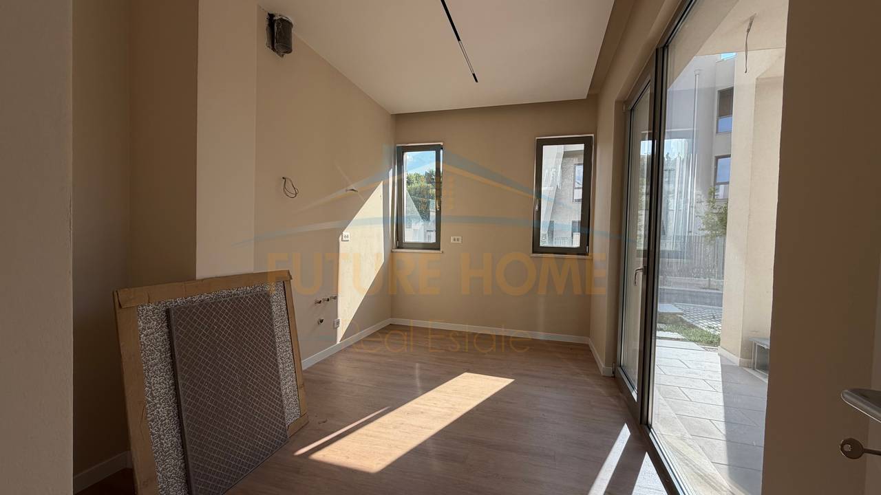 Rent, 3-Storey Villa, "Green Valley" Complex, Dry Lake, Tirana